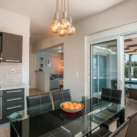 Luxury Petalutha Villa *